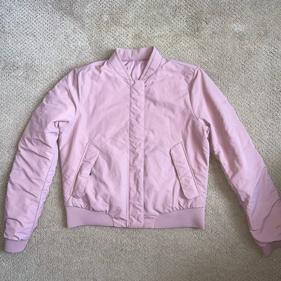 Lululemon Non Stop Bomber Jacket
Reversible in Spiced Chai sz Medium 6-8 - Picture 6 of 6